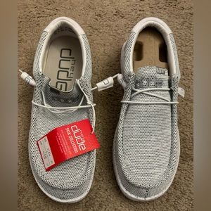 Hey Dude Wally Sox shoes - size men’s 9 - NEW IN BOX